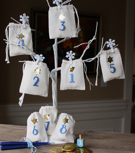 Hannukah Gelt Tree - Yesterday on Tuesday #hanukkahcrafts #hanukkah #hannukahdecor