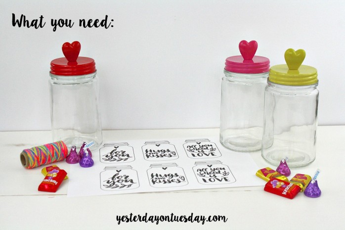 Printable Mason Jar Watercolor Tags: Just print and paint, great for gifts or for Valentine's Day presents.