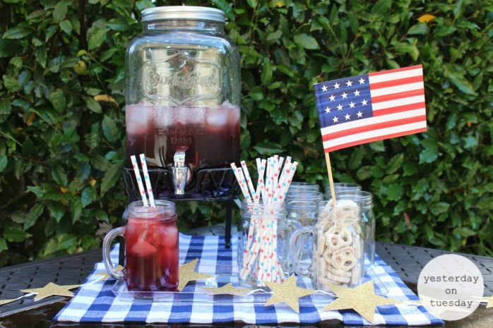 Cranberry Fizz drinks for 4th of July and Memorial Day