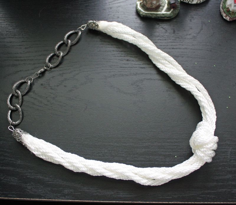 Ropenecklace