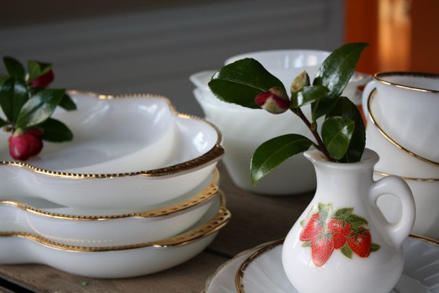 Collecting: Clean and Serene Milk Glass