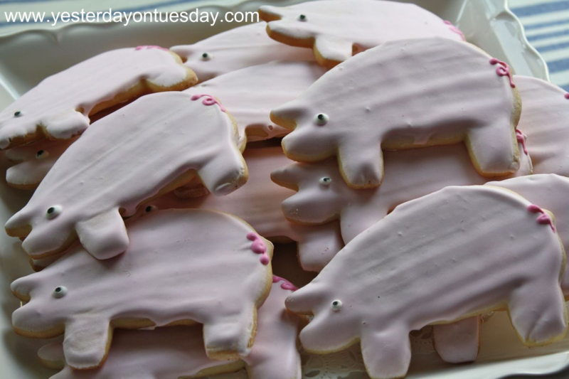 Pig Cookies - Yesterday on Tuesday #pigcookies #mercywatson #pigparty