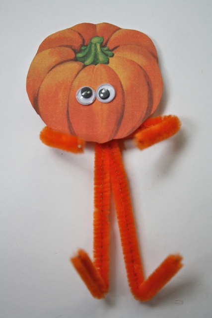 Halloween Pipe Cleaner Craft - Yesterday on Tuesday #halloween