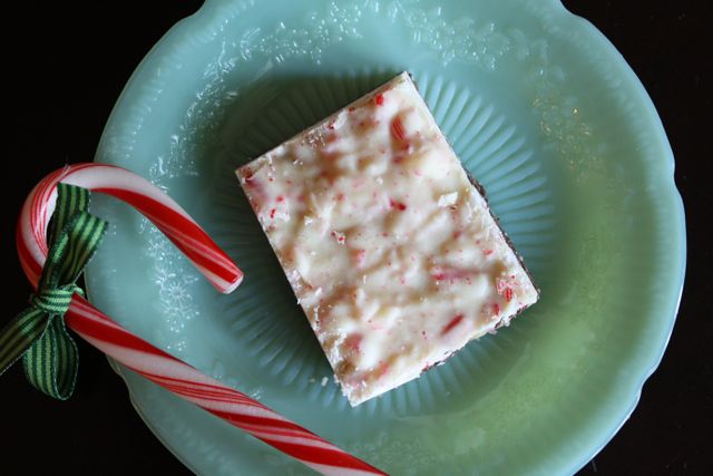 Candy Cane Chocolate Bars - Yesterday on Tuesday #candycanes #christmas #dessert #peppermint