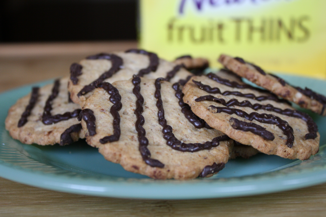 Fruit Thins Banana Drizzled with Dark Fudge