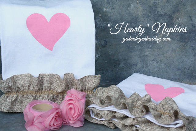Romantic Valentine's Day Table Setting Crafts and Decor #valentinesday