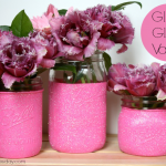 DIY Glam Glitter Vases #masonjars #masonjarscrafts #weddingcrafts