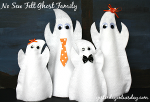 Make a darling Felt Ghost Family #halloweencrafts #feltcrafts