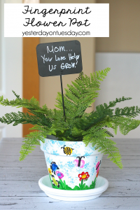 Fingerprint Flower Pot, a sweet and thoughtful Mother's Day Gift that kids can make.