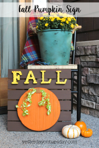 DIY Fall Pumpkin Sign:How to transform a foam disc into a textured pumpkin, great for fall decorating!