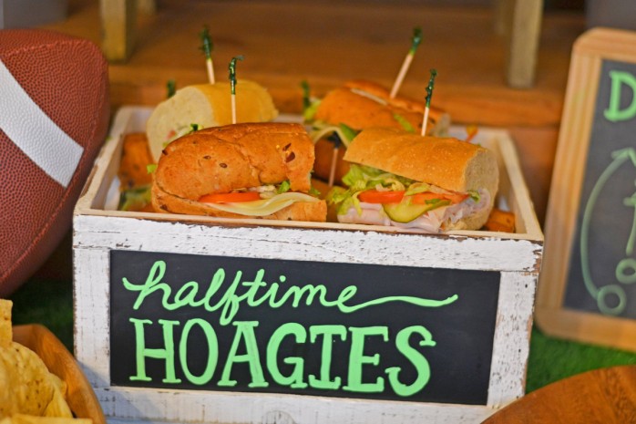 Tips and ideas for planning the Perfect Homegating Party this football season