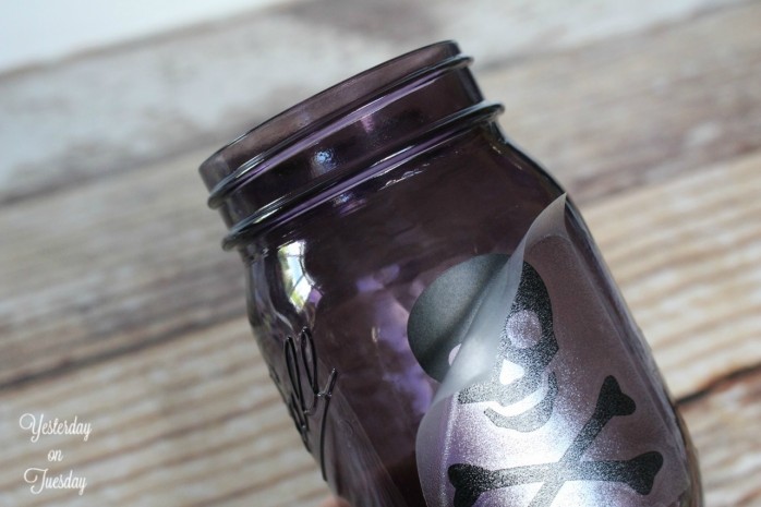Lighted Halloween Mason Jar a fun and fast DIY decor or gift project
