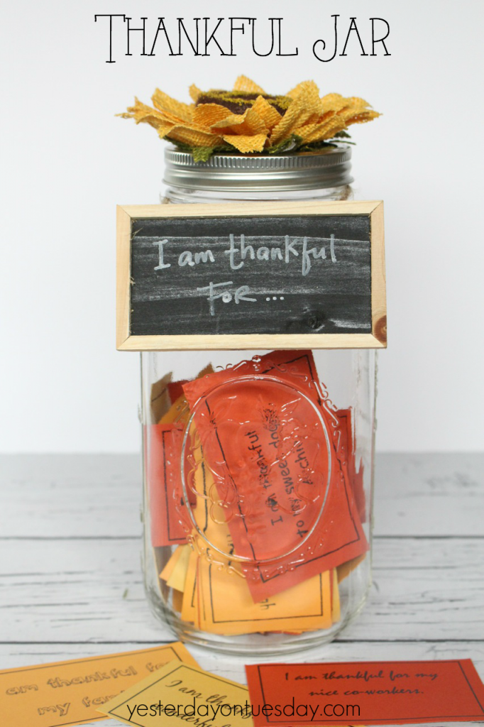 Thankful Jar, a meaningful Thanksgiving project
