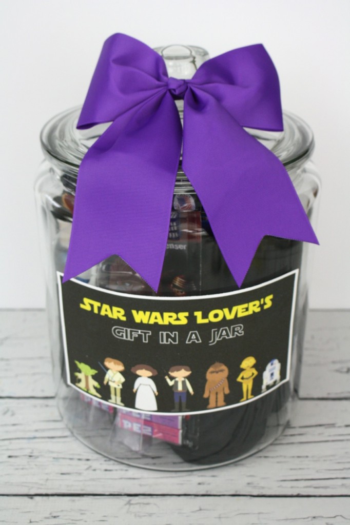 How to assemble a Star Wars Lover's Gift in a Jar plus free printable labels, tags and quotes.