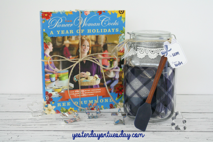 Cook's Delight Gift in a Jar idea and free printable mason jar gift tags