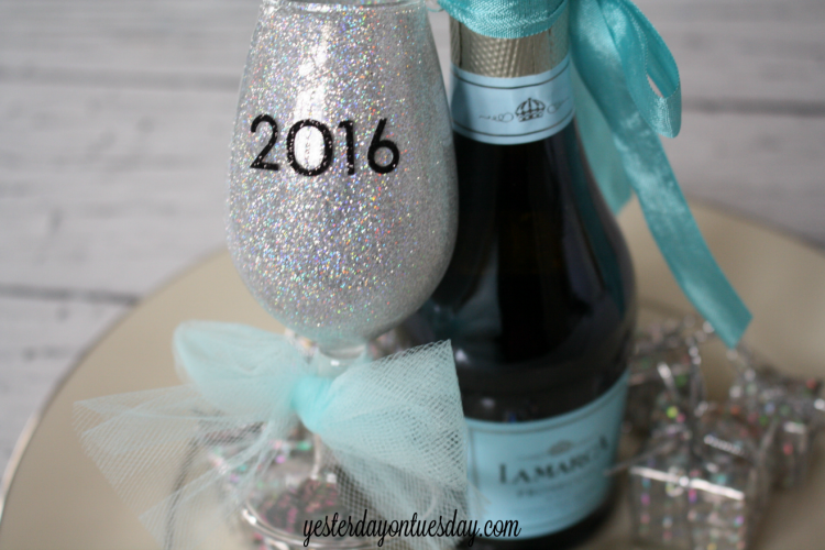 Sparkly New Year&#039;s Eve Party Favor | Yesterday On Tuesday