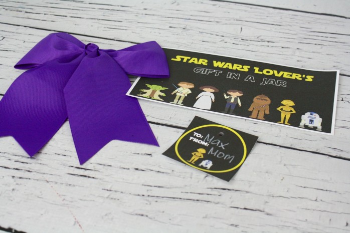 How to assemble a Star Wars Lover's Gift in a Jar plus free printable labels, tags and quotes.