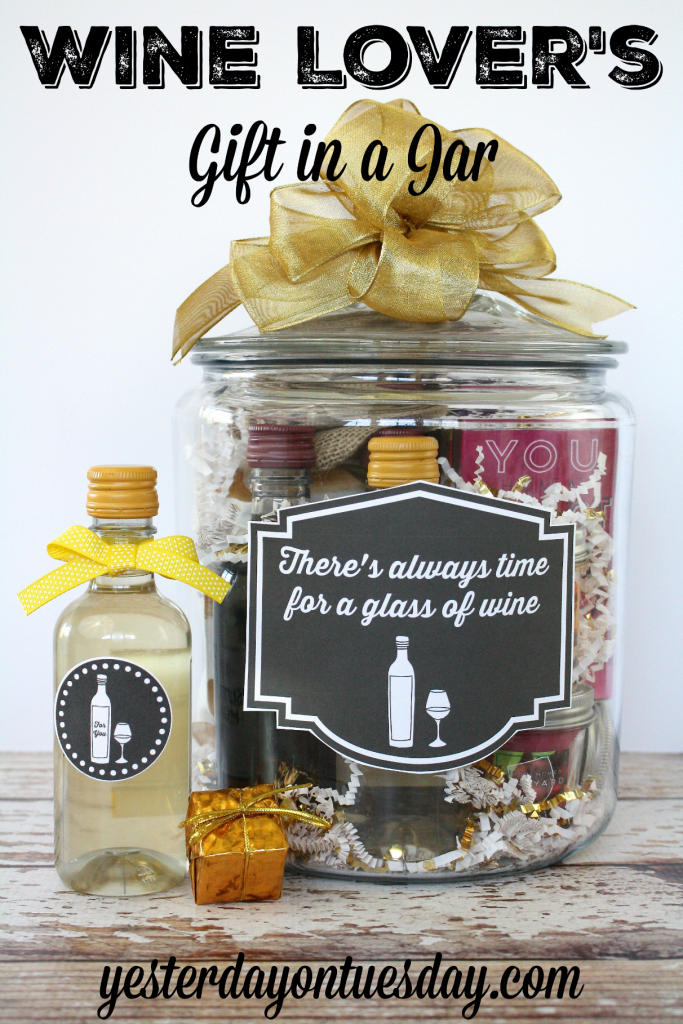 Wine Lover's Gift in a Jar: Ideas, a project and label and tag printables. A great gift for birthdays, the holidays or anytime!