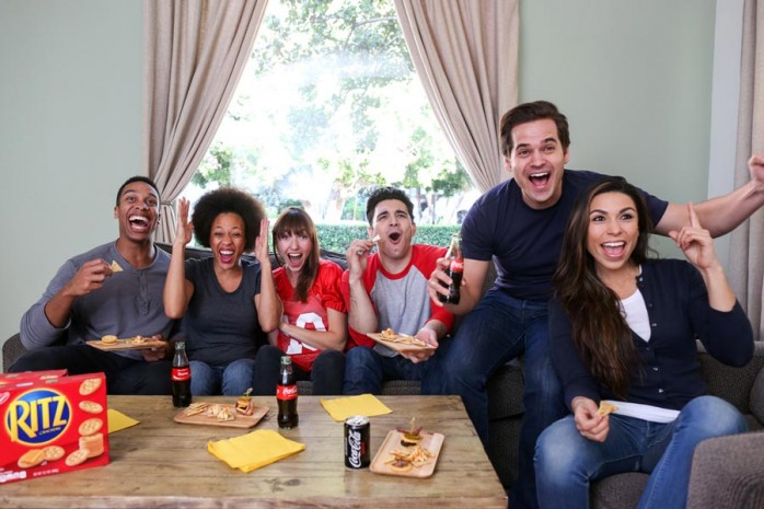 A fun list of 10 Dos and Don'ts for Being a Great Home Bowl Party Guest