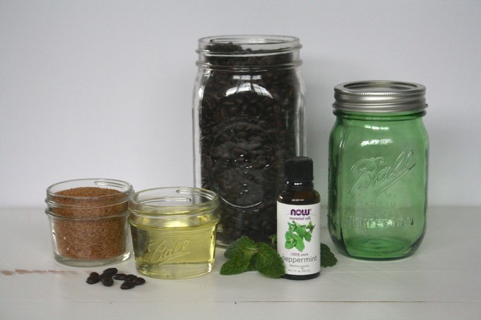 DIY Coffee Mint Scrub in a Mason Jar plus free printable tags and labels.