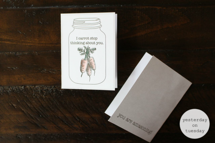 Farm Fresh Mini Mason Jar Notecards: Darling little mason jar themed notecards to print, plus a cute mason jar gift idea.