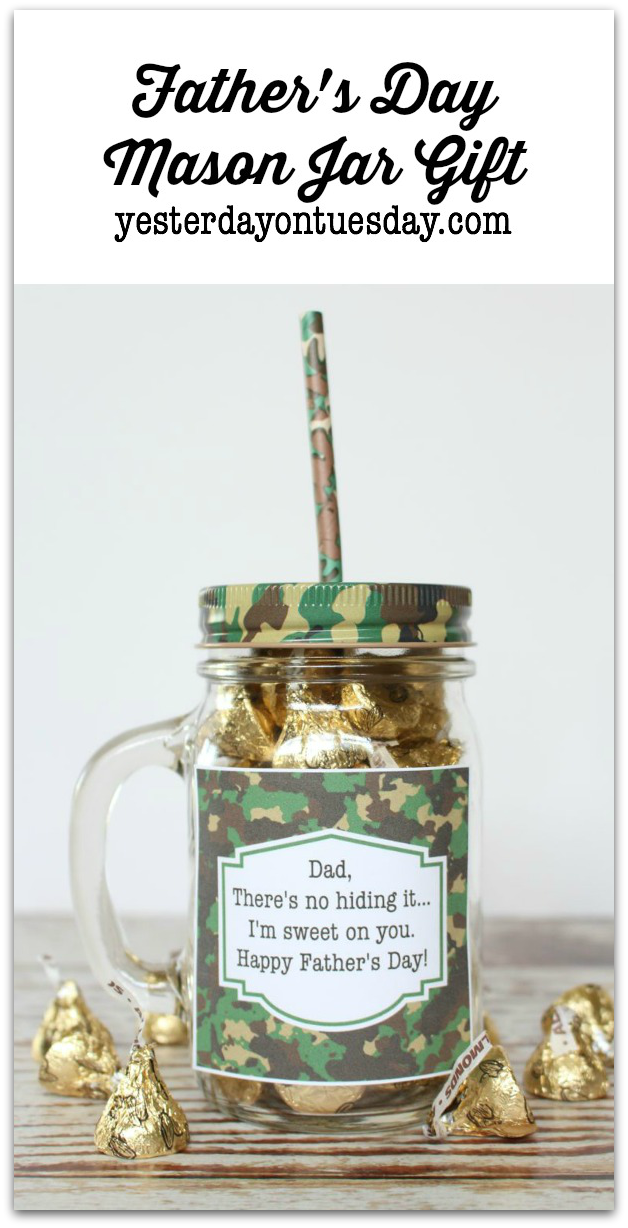 Father's Day Mason Jar Gift with printable labels. Any Dad would love this cool mug, camo patterned lid and camo straw!
