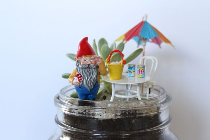 DIY Mason Jar Gnome Garden