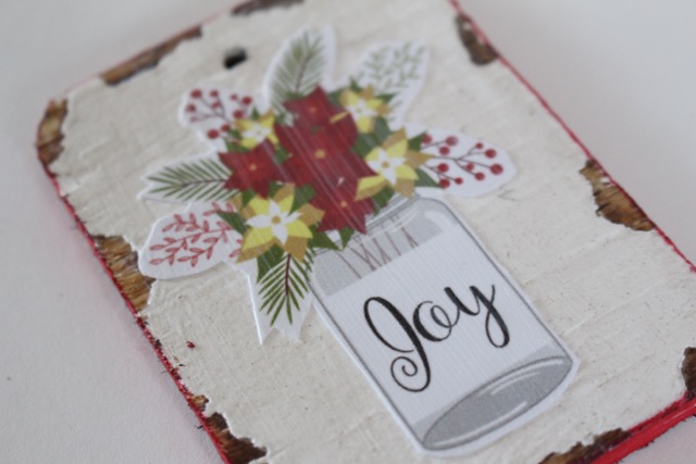 Mason Jar Joy Ornament: Make this darling ornament, great for Christmas gift giving, plus free printables!
