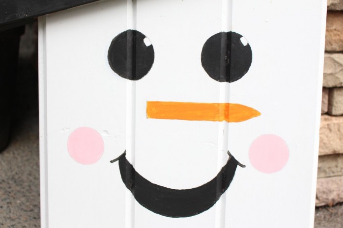 How to make a Sweet Snowman Door Hangar, great decor for Christmas and the holidays