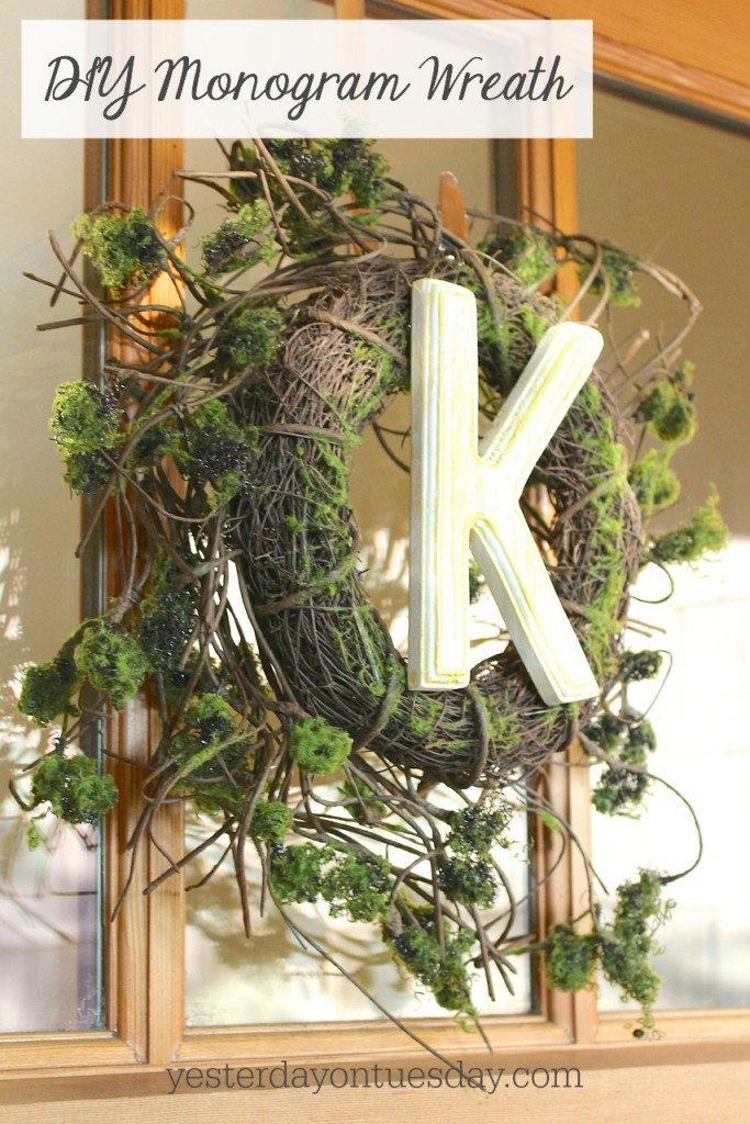 DIY Monogram Wreath, great fixer upper style for spring decorating